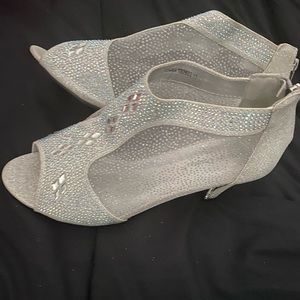 Woman’s Silver Shoes Size 11 NWOT